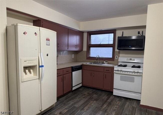 Building Photo - 4 Chestnut St