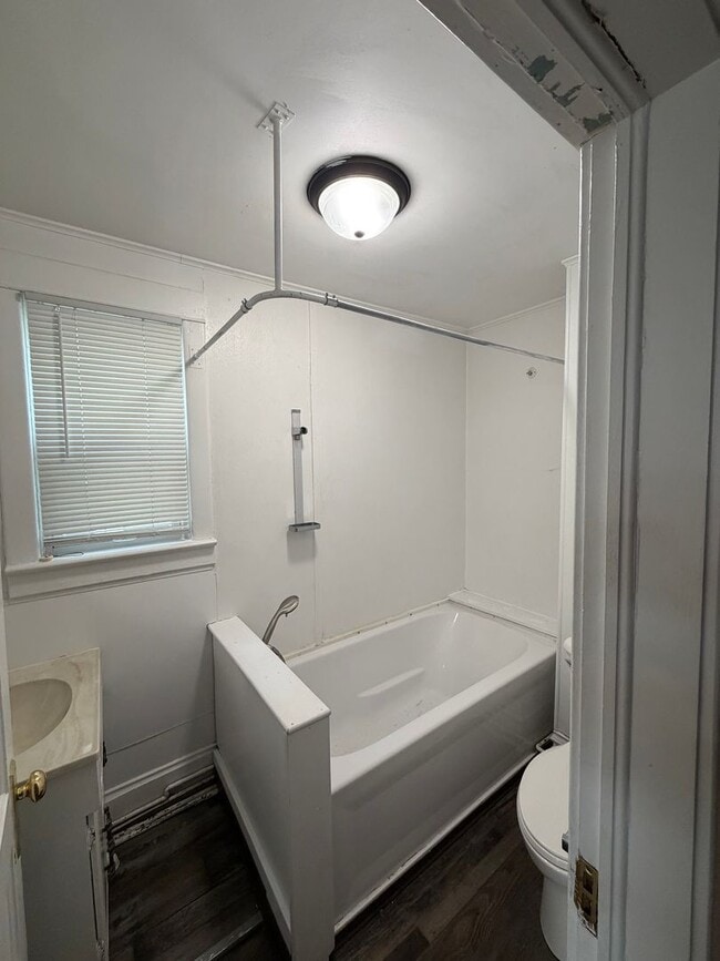 Building Photo - AVAILABLE February - 3 Bedroom, 1 Bath in Superior - Just Listed!