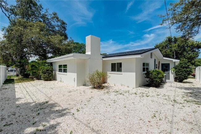 Building Photo - 1801 Bellemeade Dr