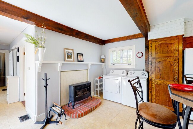 Building Photo - 23 Mechanic St