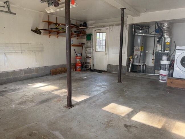 Building Photo - 303 Norvich Ct
