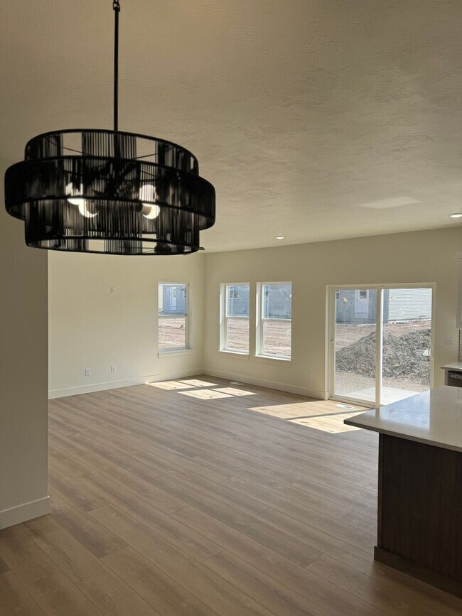 Building Photo - TWIN HOME FOR RENT IN SUGAR CITY - 3 BEDROOMS 2 FULL BATHROOMS