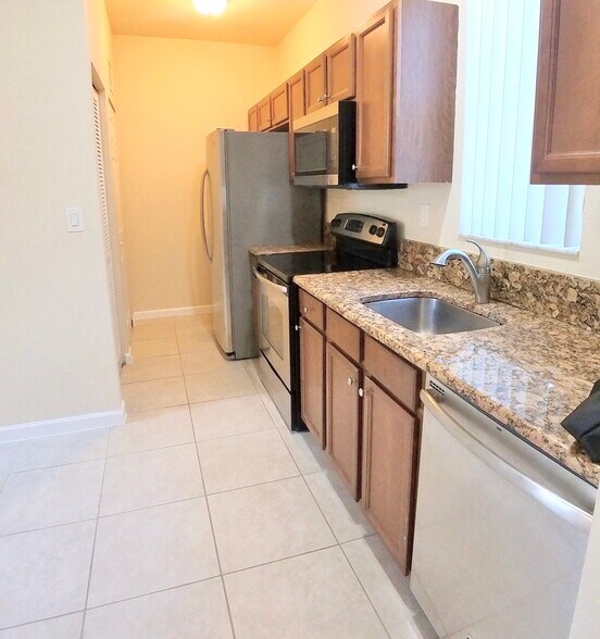 Building Photo - 9204 SW 170th Ct