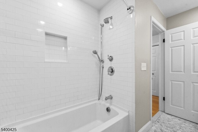 Building Photo - 176 Potomac Dr