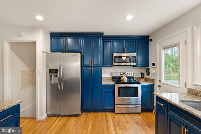 Building Photo - 4408 Tarpon Ln