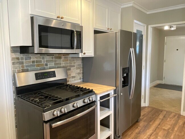 Building Photo - 8909 Dontree Way