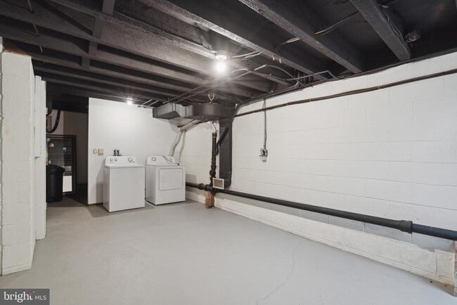 Building Photo - 712 Addison St