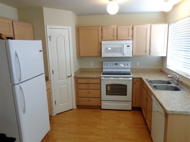 Building Photo - 3340 S Raquel Cir