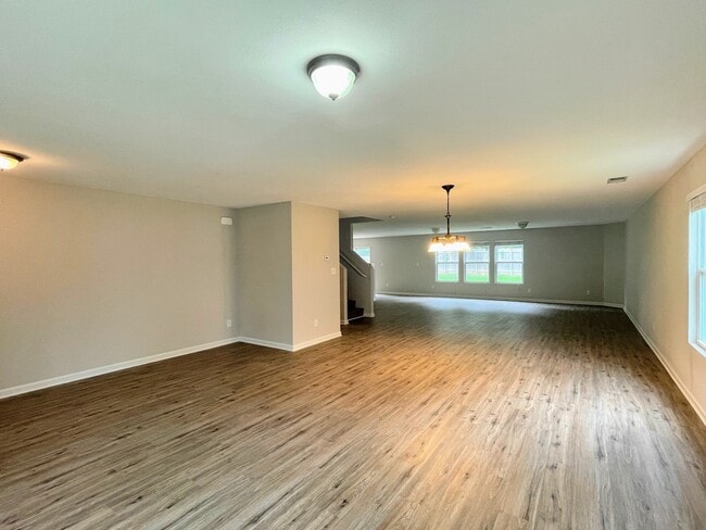 Building Photo - 30003 Westfield Dr