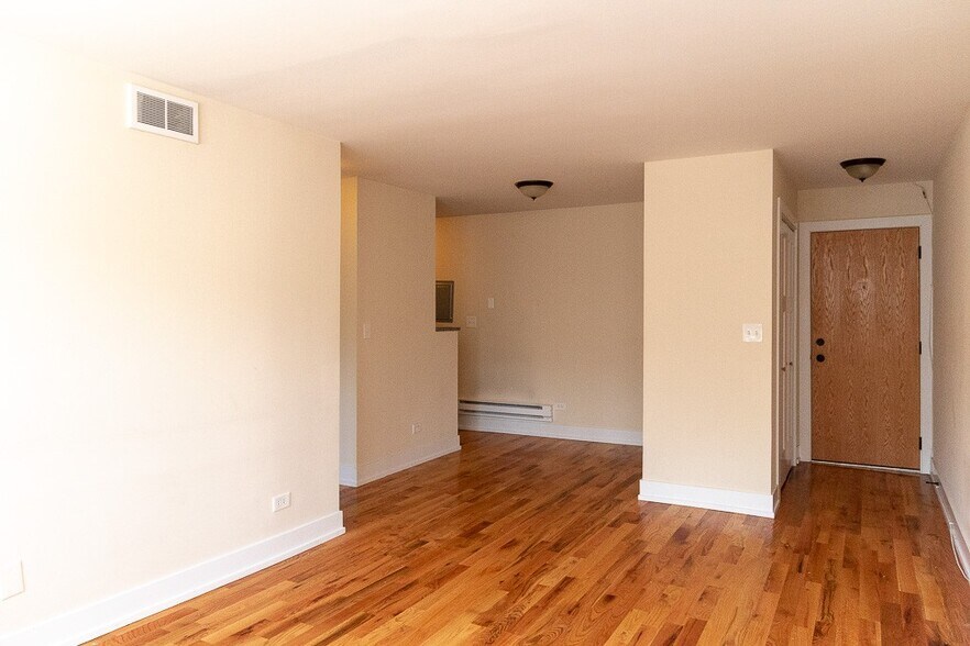 Building Photo - 567 W Arlington Pl