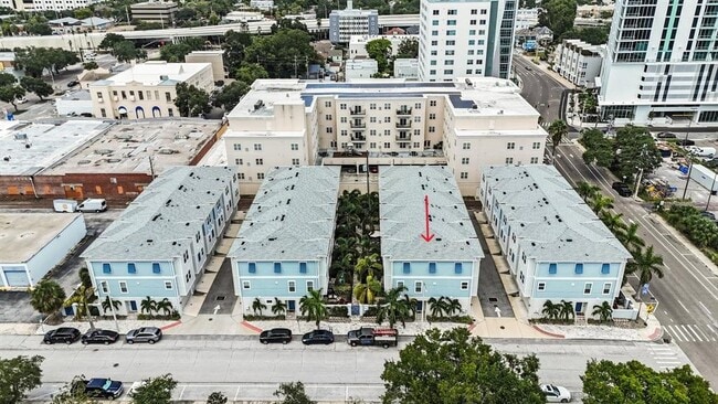 Building Photo - 813 Burlington Ave N