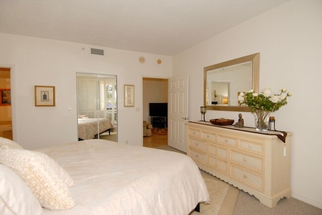 Building Photo - 3200 N Ocean Blvd