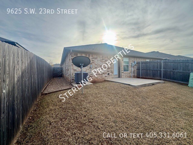 Building Photo - 9625 SW 23rd St