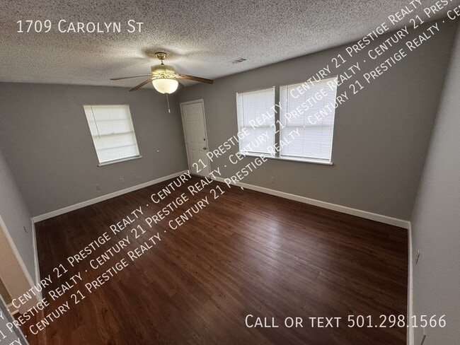Building Photo - 1709 Carolyn St