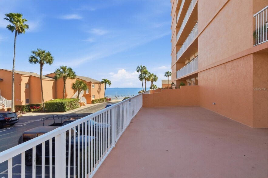 Building Photo - 7430 Sunshine Skyway Ln S