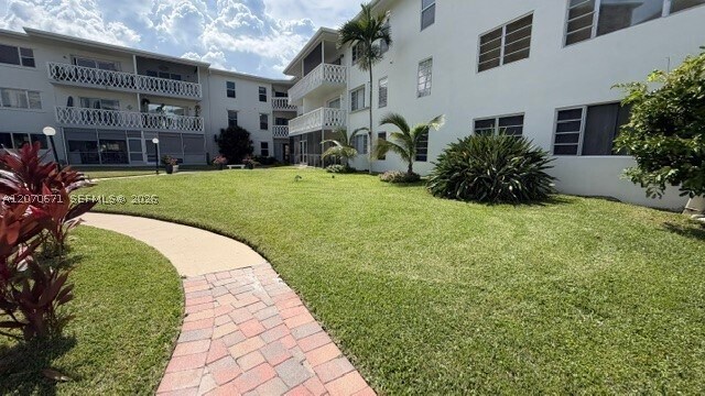 Building Photo - 450 Golden Isles Dr