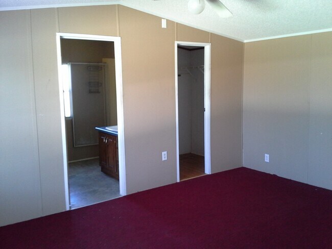 Building Photo - 2614 Bailey Rd.