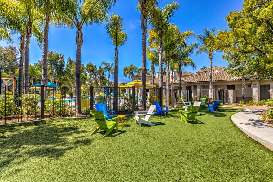 Signature Point apartments — community photo - Signature Point