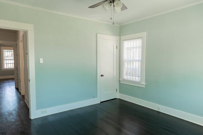 Building Photo - Lovely Home For Rent!