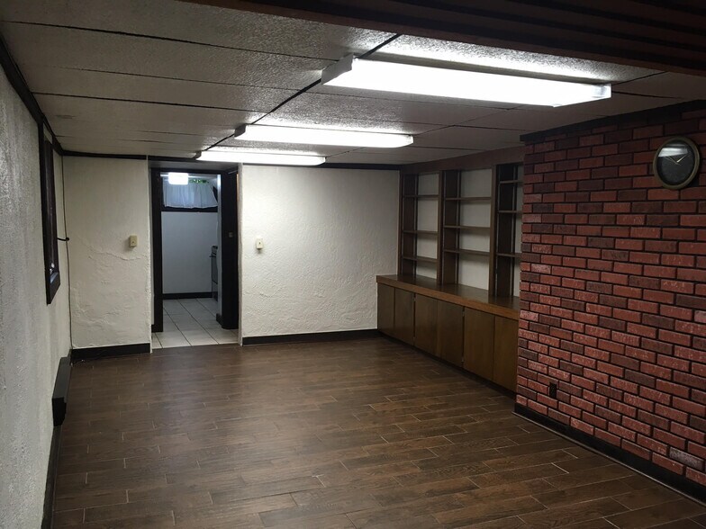 Building Photo - 1112 N Wahsatch Ave