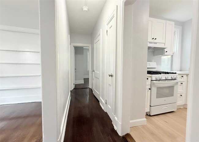 Building Photo - 230 Mamaroneck Ave