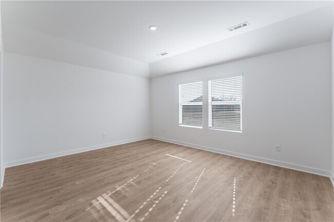 Building Photo - 103 S Maroon Ave