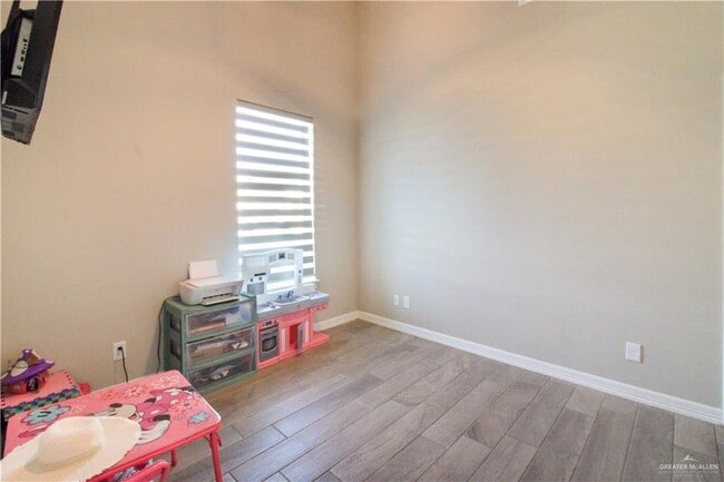 Building Photo - 26 N 35th St