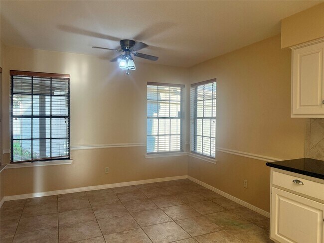 Building Photo - 2934 Field Line Dr