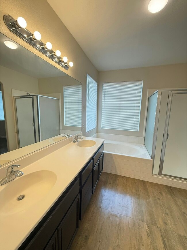 Building Photo - 1175 Sykes Dr