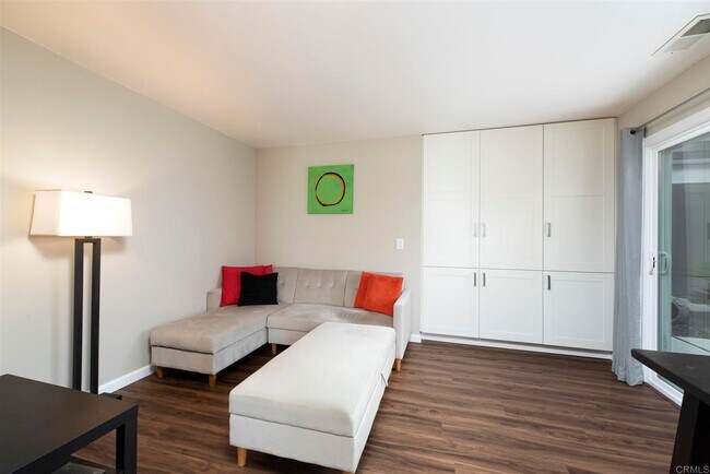 Building Photo - Turn-key 2 Bed 2 Bath retreat in Oceana 55...