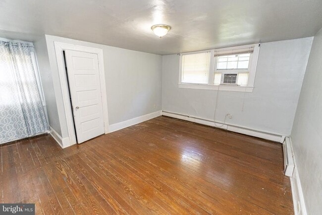 Building Photo - 733 Camden Ave