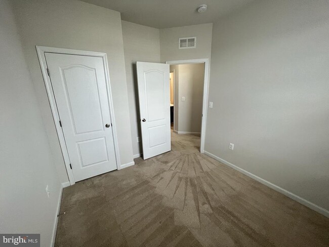 Building Photo - 7515 Van Allen Ln