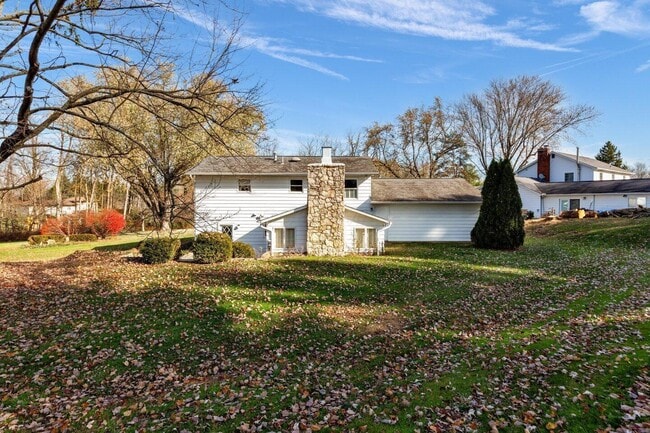 Building Photo - 49 Commanche Ct