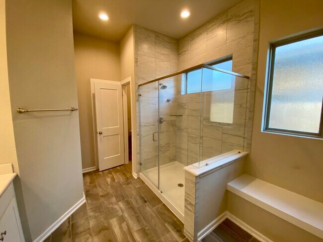 Building Photo - 7043 Coneflower Creek Ct