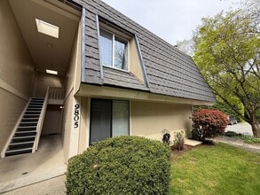 Building Photo - Updated 2BR Condo Near Juanita Village & Beach – Pool, Gym, Parking Included