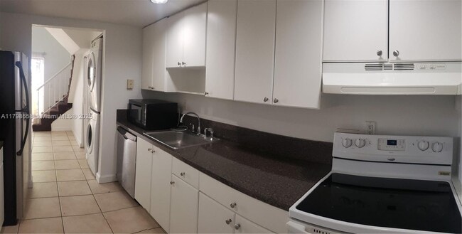 Building Photo - 8500 SW 109th Ave