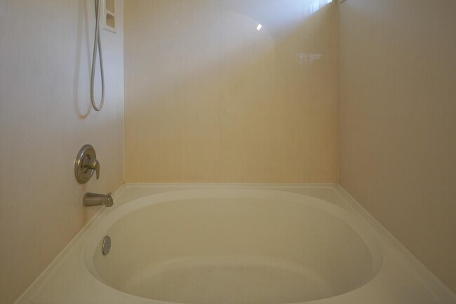 Building Photo - 10427 Crosscut Dr NW