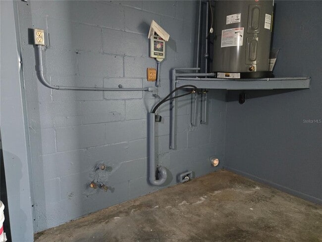 Building Photo - 9629 Morehead Ln