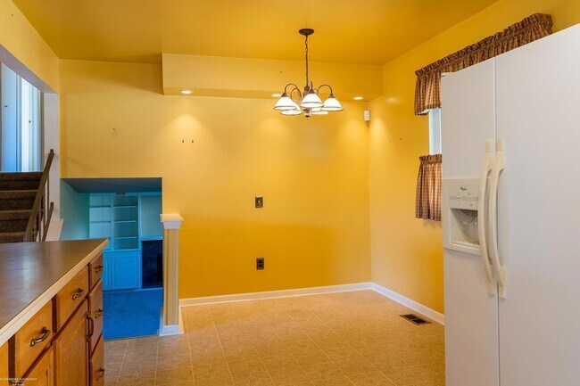 Building Photo - 14323 Mary Grove Dr
