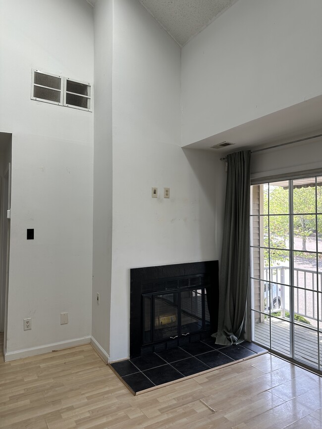 Building Photo - 1602 Society Pl