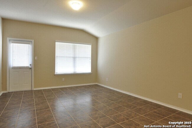 Building Photo - 4 Bedroom/2 Bath Amhurst Subdivision