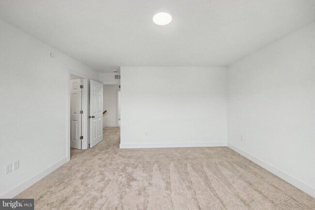 Building Photo - 104 Madison dr