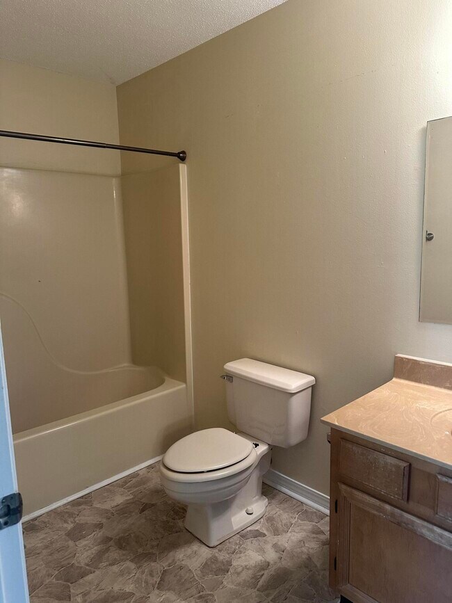 Building Photo - 415 Waterway Ln