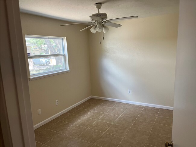 Building Photo - 6906 Gettysburg Dr