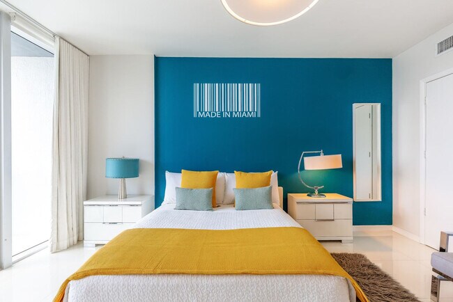 Building Photo - 485 Brickell Ave