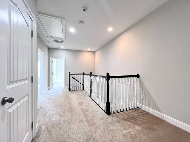 Building Photo - 156 Wildfell Trl