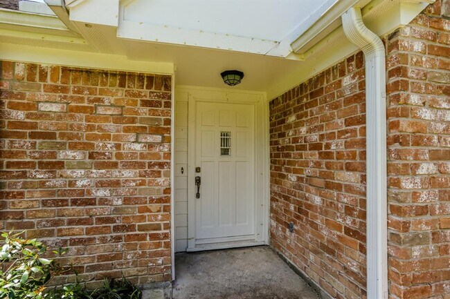 Building Photo - 8215 Wimbledon Ln