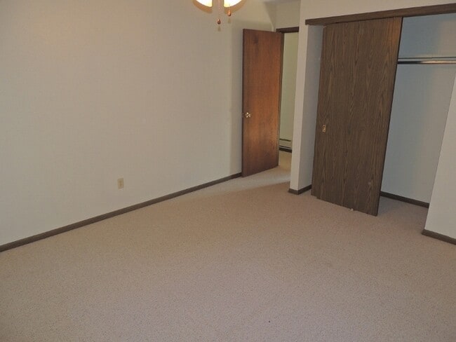 Building Photo - $995 | 2 Bedroom, 1 Bathroom Apartment | Cat Friendly | Available for August 1st, 2026 Move In!