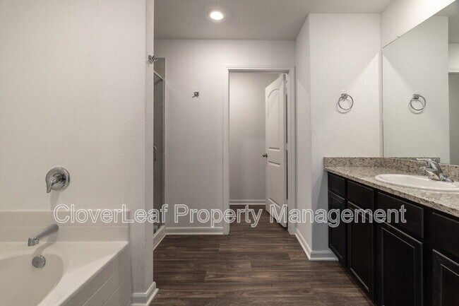 Building Photo - 4139 Trail de Paris