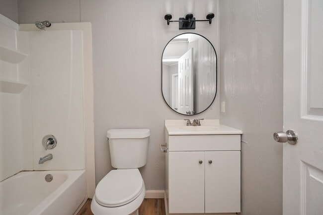 Building Photo - 506 N 3rd St